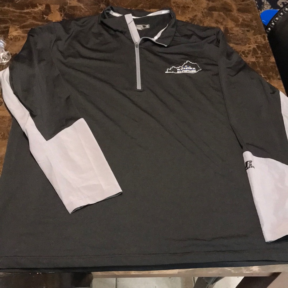 🎉NWOT Men’s Dri-Power Russell 1/4 Zip!